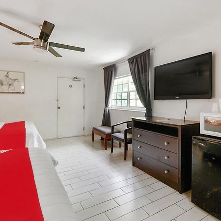 Oyo Hotel Coral Gables - Miami Airport ภายนอก รูปภาพ