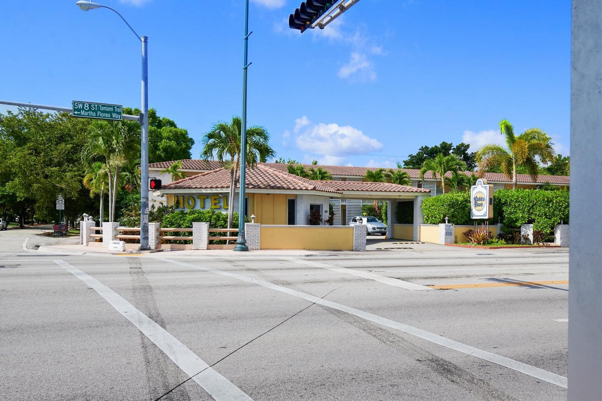 Oyo Hotel Coral Gables - Miami Airport ภายนอก รูปภาพ