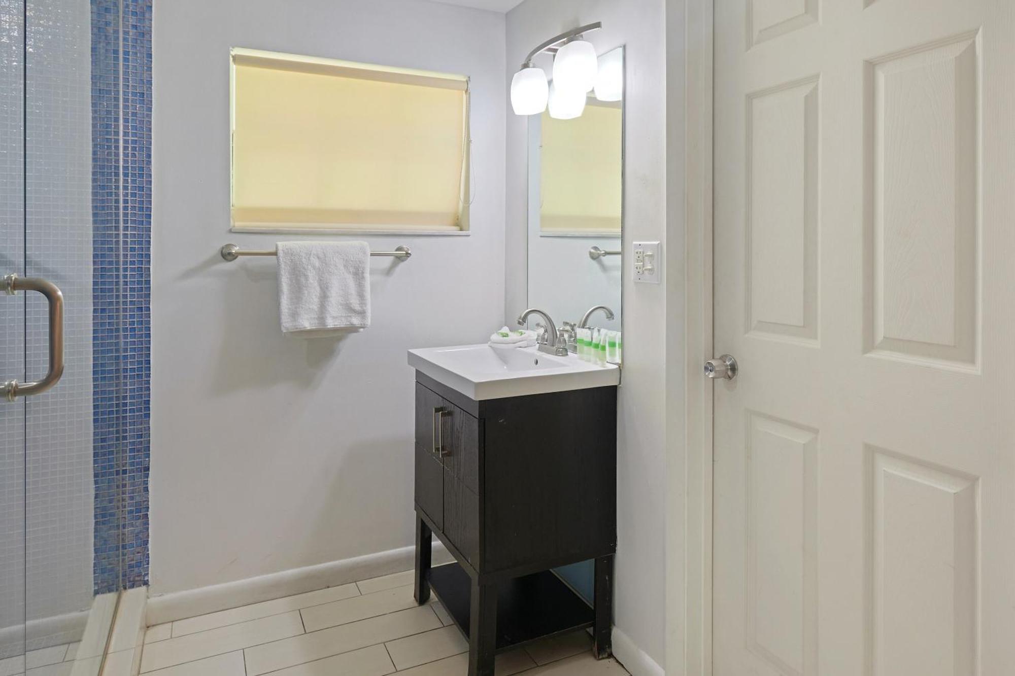 Oyo Hotel Coral Gables - Miami Airport ภายนอก รูปภาพ