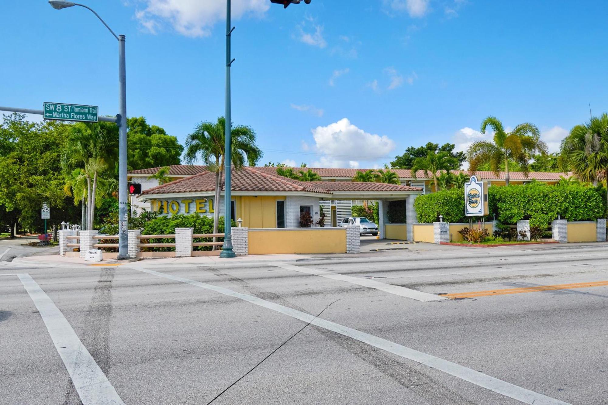 Oyo Hotel Coral Gables - Miami Airport ภายนอก รูปภาพ