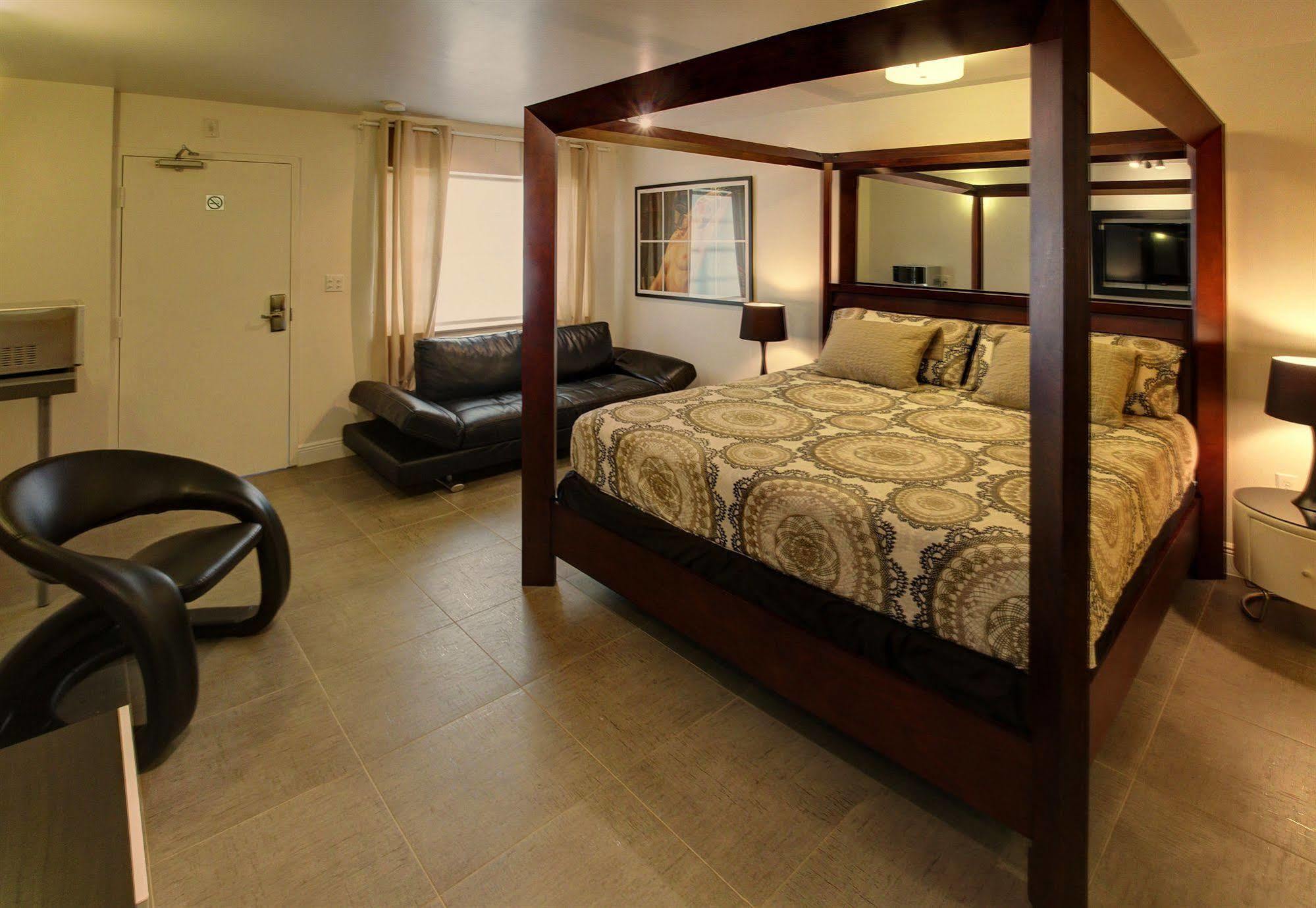 Oyo Hotel Coral Gables - Miami Airport ภายนอก รูปภาพ